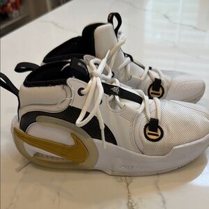 Nike Kids White and Gold Sneakers